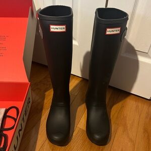 Hunter Women’s Original Tour Black Tall Rain Boots